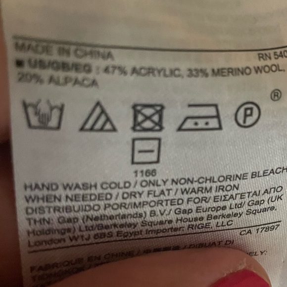 Banana Republic Cardigan - Picture 2 of 4